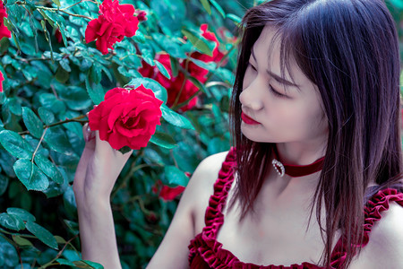 高温炙烤下，别让老人困在 “舍不得” 里